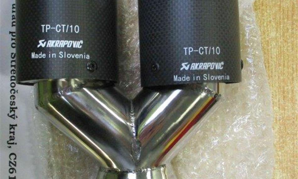 2020-1-16-1145Padělek_výfuky akrapovič.jpg